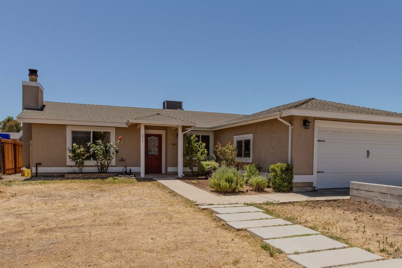 1014 Tanya Dr - Photo 3 of 20