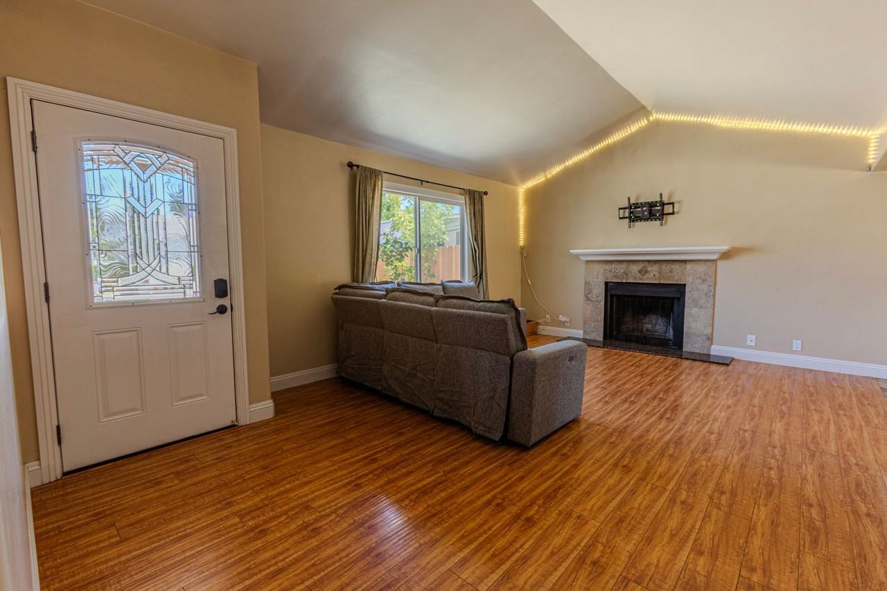 1014 Tanya Dr - Photo 4 of 20
