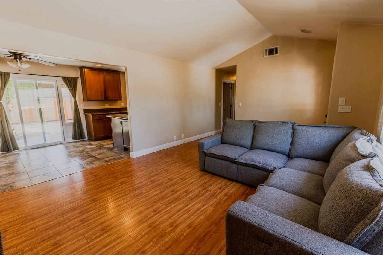 1014 Tanya Dr - Photo 5 of 20