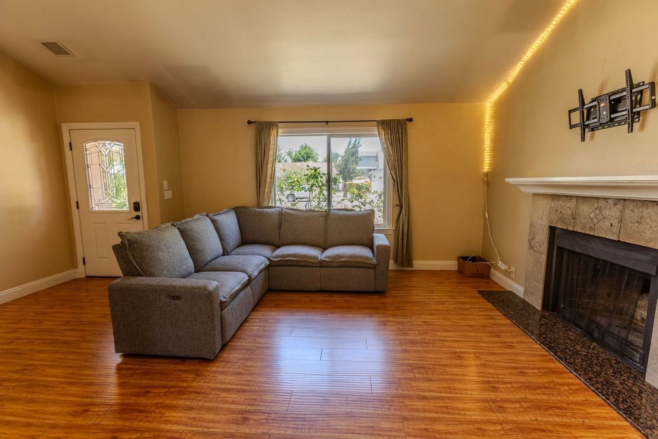 1014 Tanya Dr - Photo 6 of 20