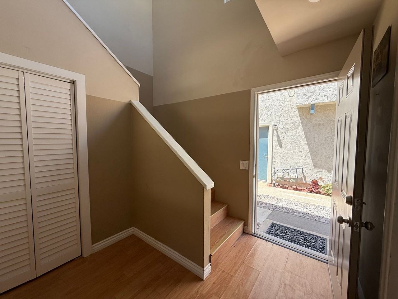 5417 Driftwood St - Photo 7 of 17