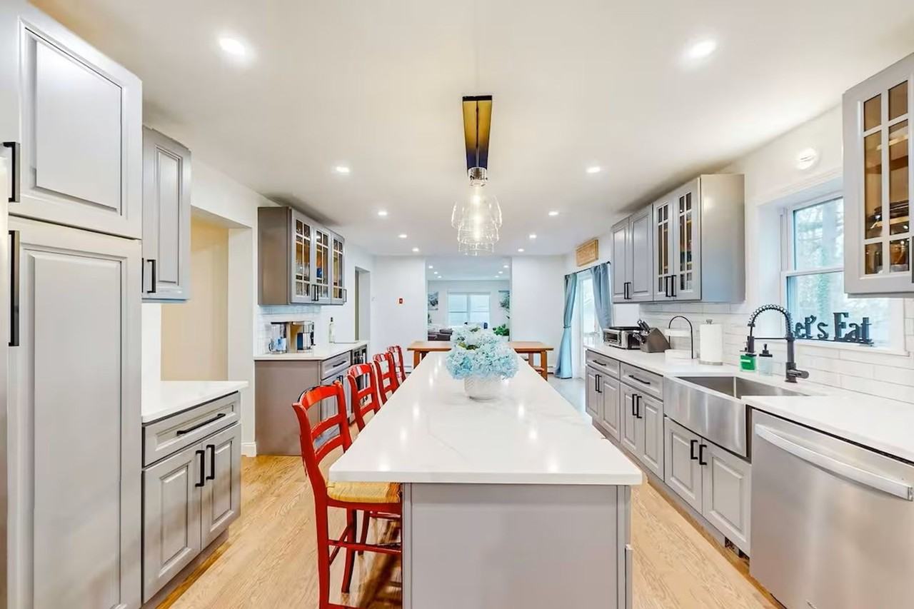 19 Charles Ln - Photo 2 of 50