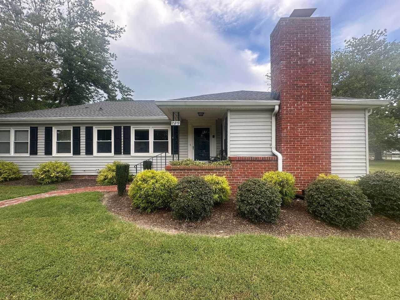 729 Charles Rd - Photo 2 of 43