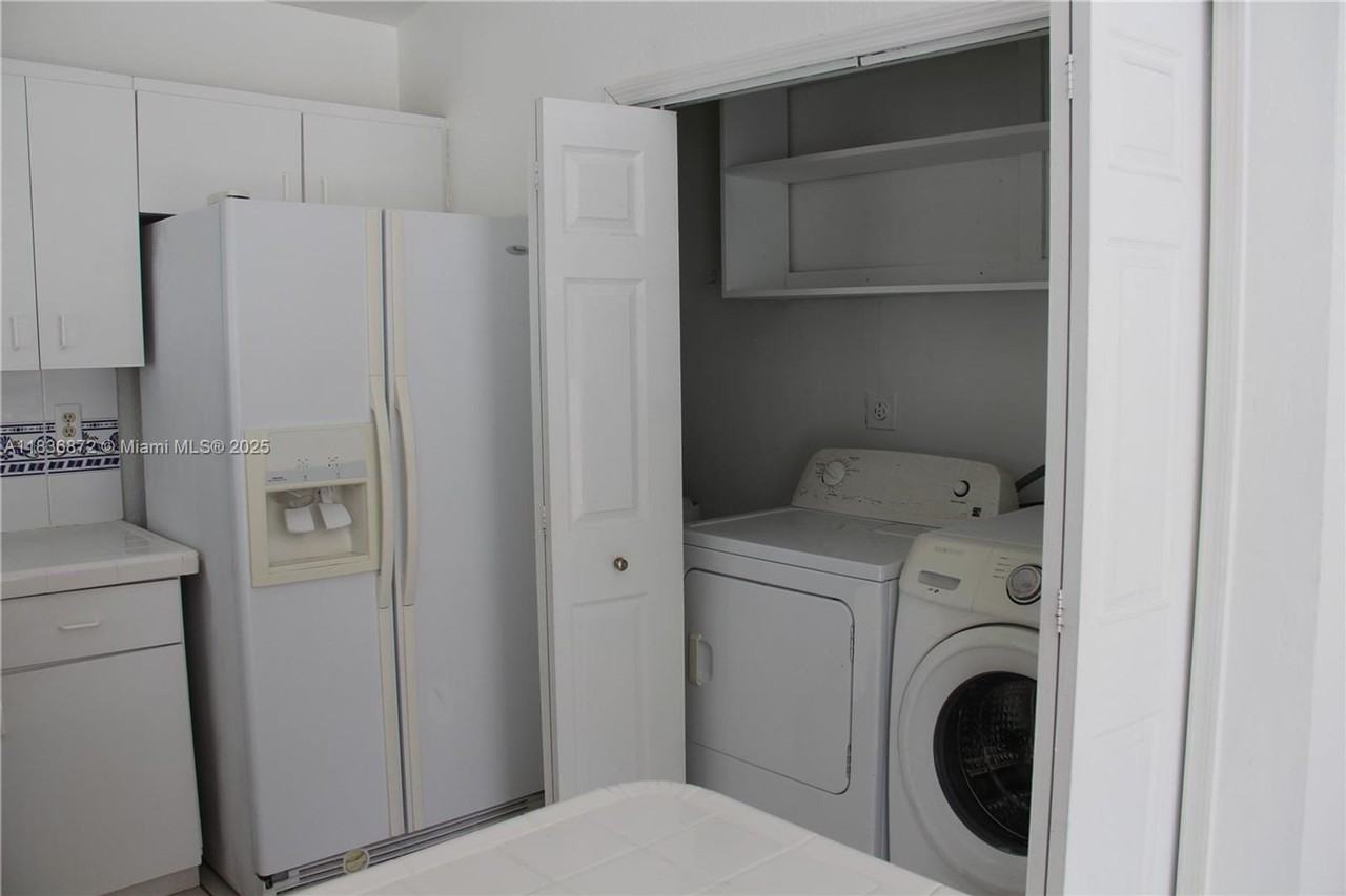 5402 Sw 144th Ct - Photo 3 of 20