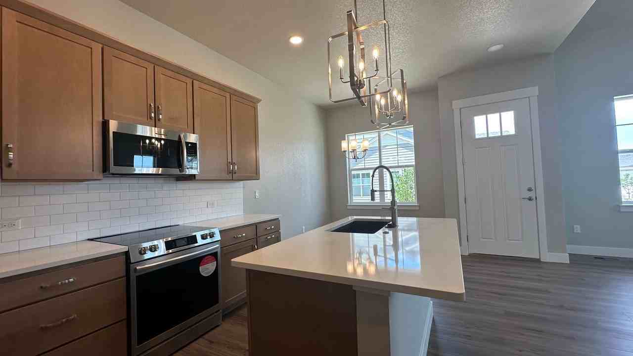 4193 Trapper Lake Dr - Photo 7 of 30