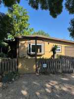 featured image of 1607 Harley St