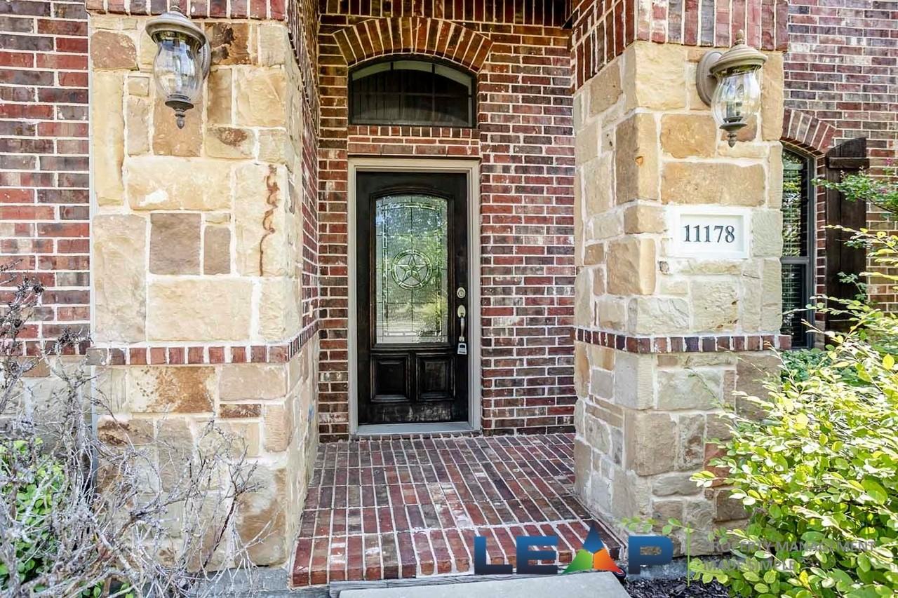 11178 Monarch Dr - Photo 3 of 27