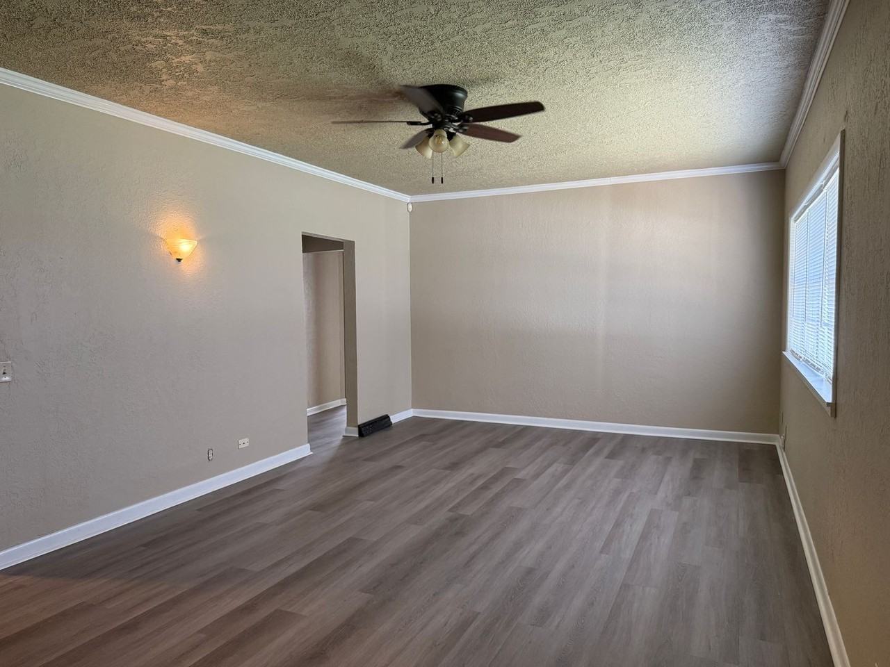 514 E College Ave - Photo 2 of 24