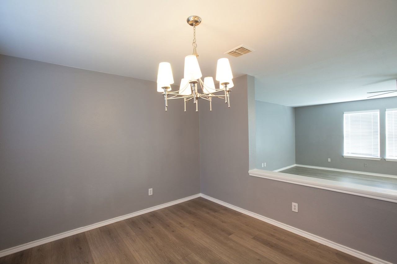 2621 Sundance Dr - Photo 2 of 45