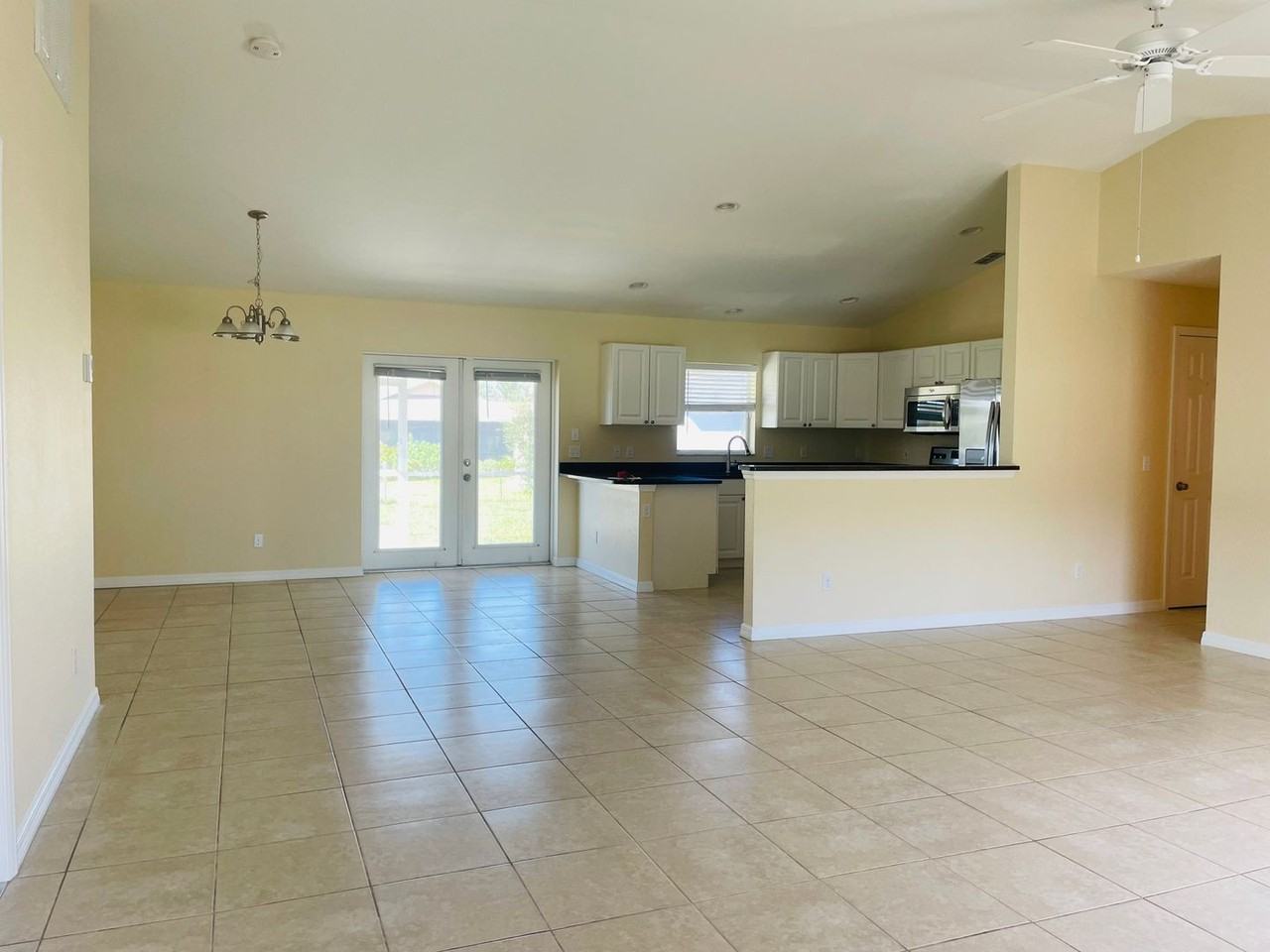 7183 Sussex Ln - Photo 2 of 12