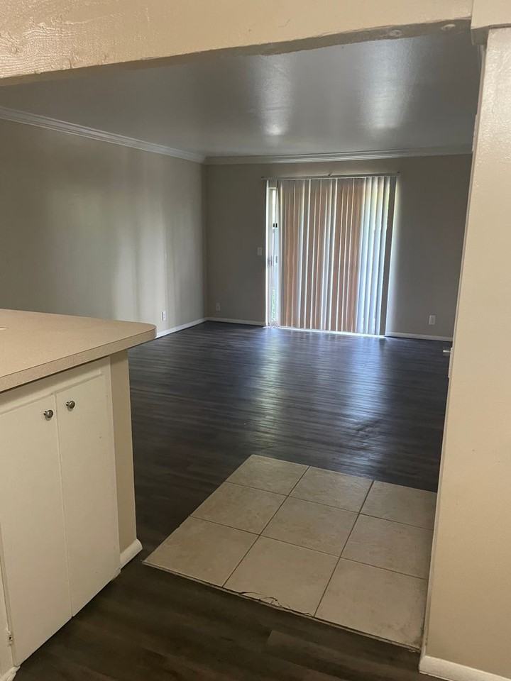 5923 E 33rd Ct - Photo 2 of 7