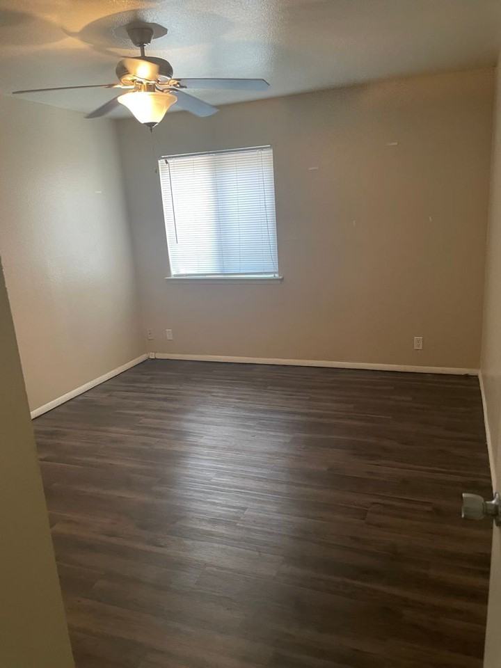 5923 E 33rd Ct - Photo 4 of 7