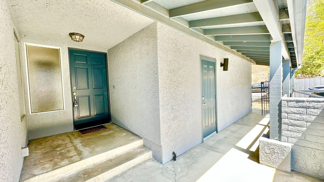 31426 Club Vista Ln - Photo 2 of 36