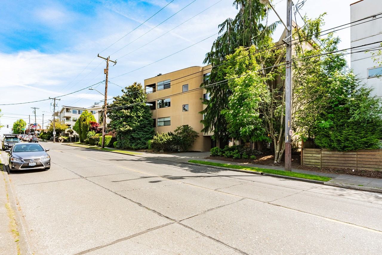 Wedge Apartments - Photo 4 of 9
