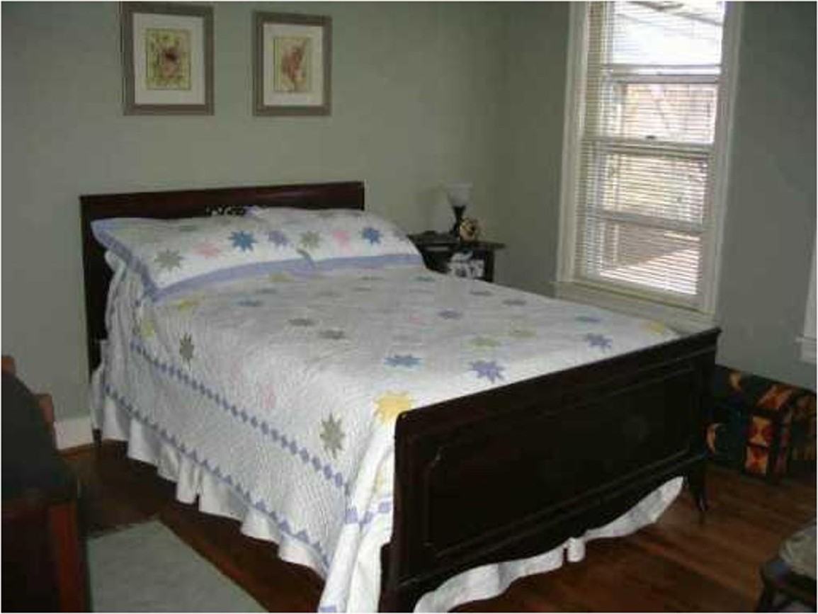 914 E 52nd St - Photo 5 of 7