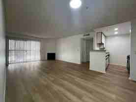 400 S. Westmoreland Ave. - Photo 1 of 1
