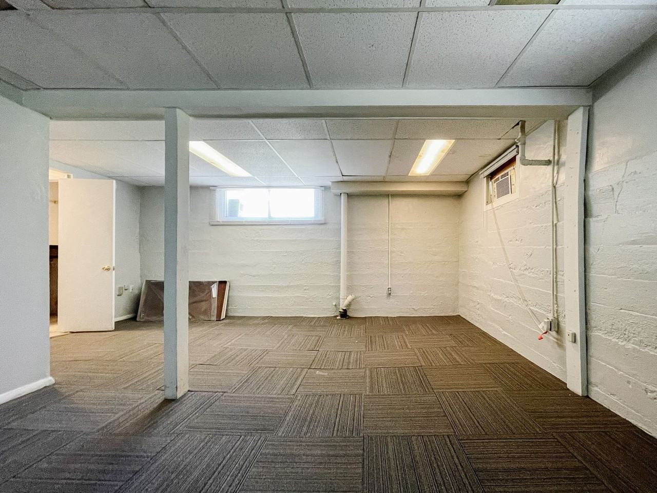 1925 E 5th St #7 - Photo 2 of 13