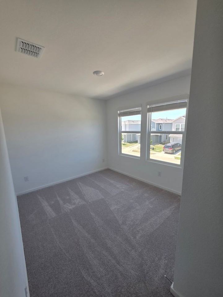 12188 Morgan Dr - Photo 5 of 17