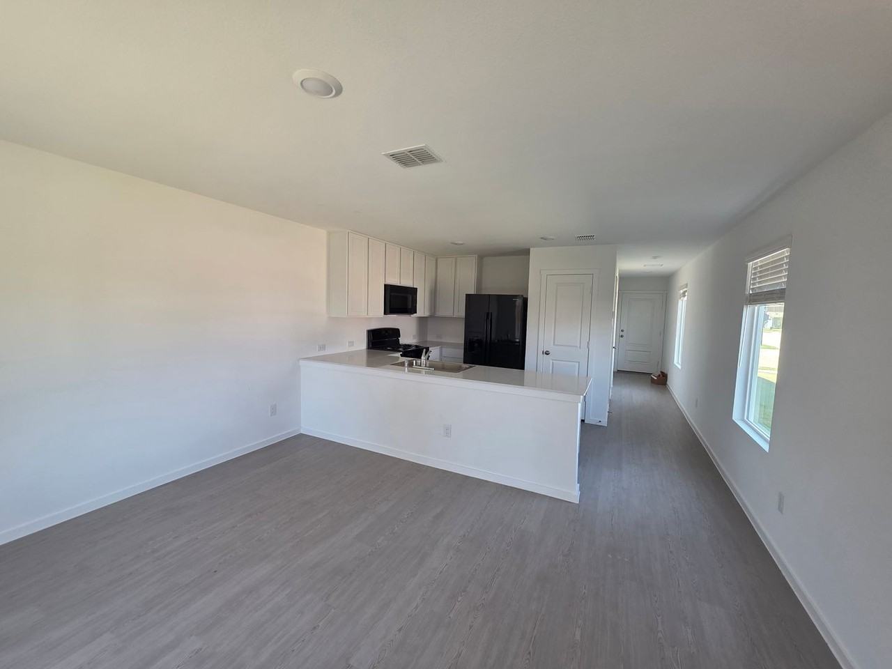 12192 Morgan Dr - Photo 4 of 18