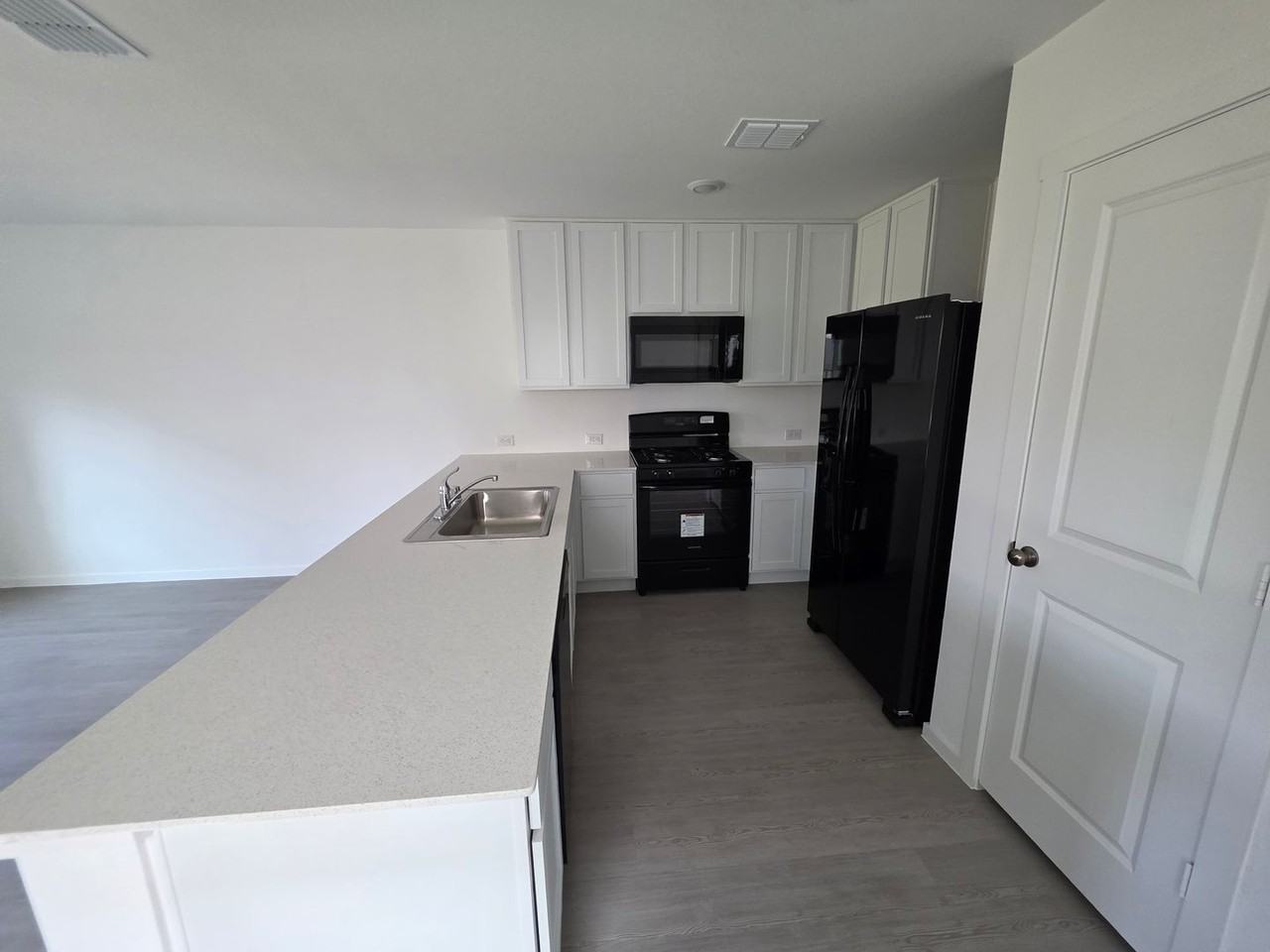 12149 Morgan Dr - Photo 5 of 15