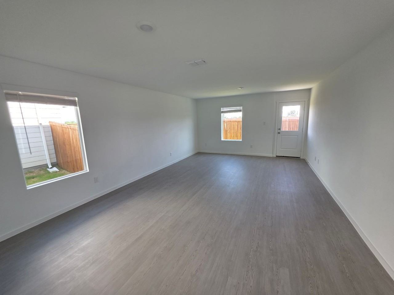 12132 Morgan Dr - Photo 3 of 12