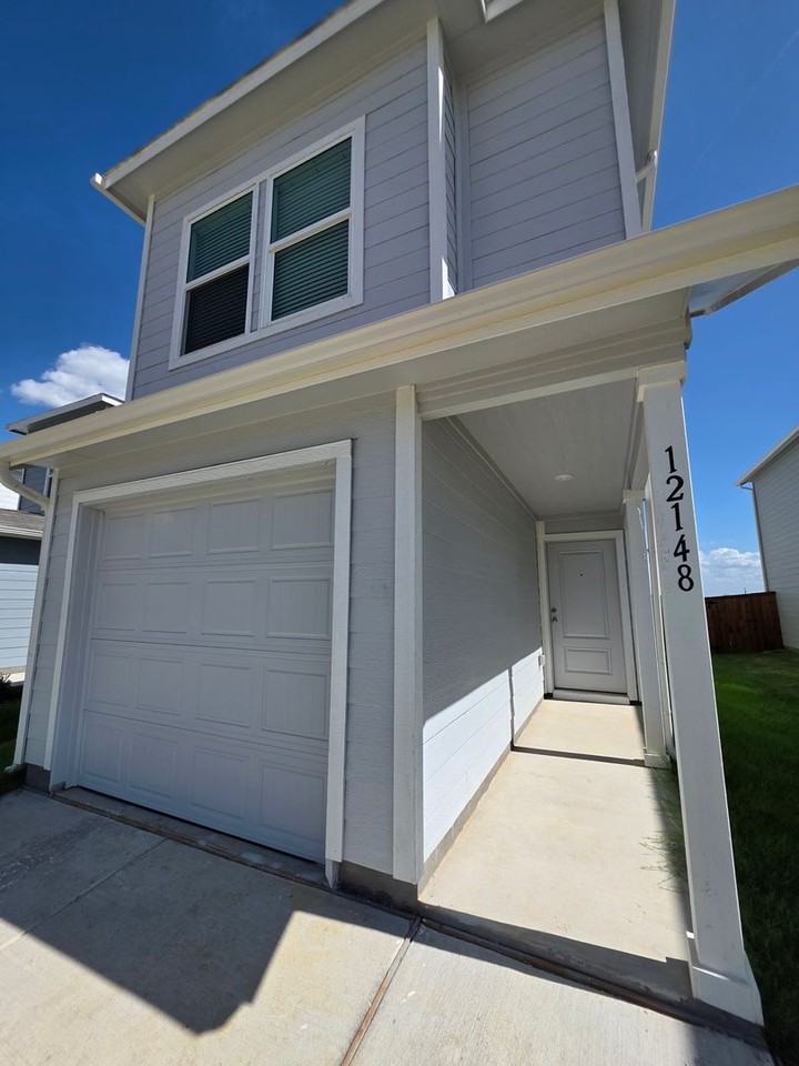 12148 Morgan Dr - Photo 3 of 15