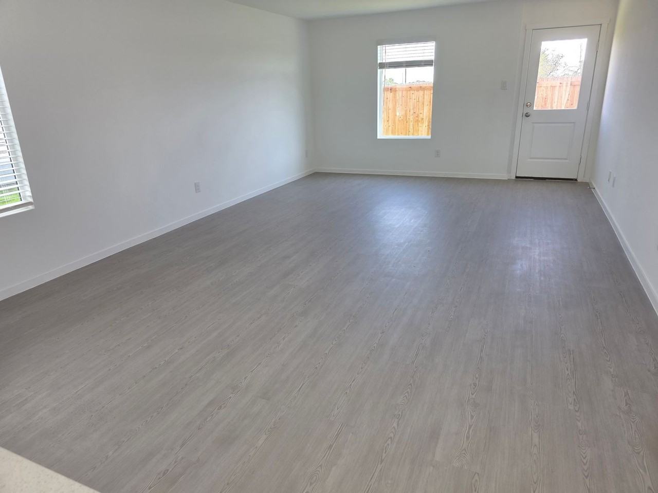 12148 Morgan Dr - Photo 6 of 15