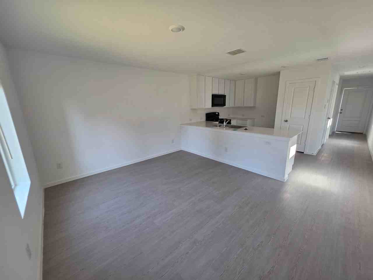 12121 Morgan Dr - Photo 4 of 18