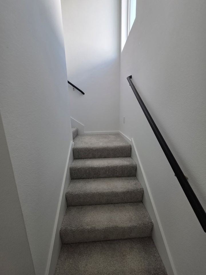 12136 Morgan Dr - Photo 4 of 15