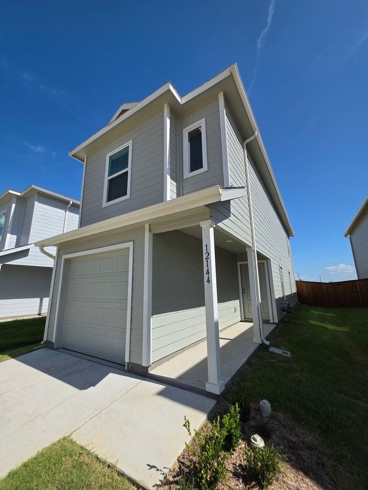 12144 Morgan Dr - Photo 2 of 17
