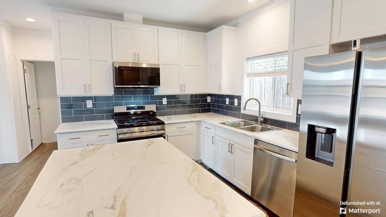 703 Columbia St - Photo 2 of 22