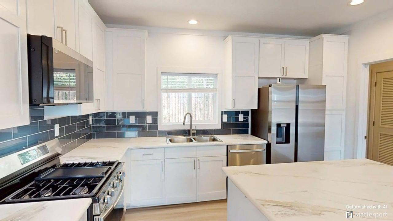 703 Columbia St - Photo 3 of 22