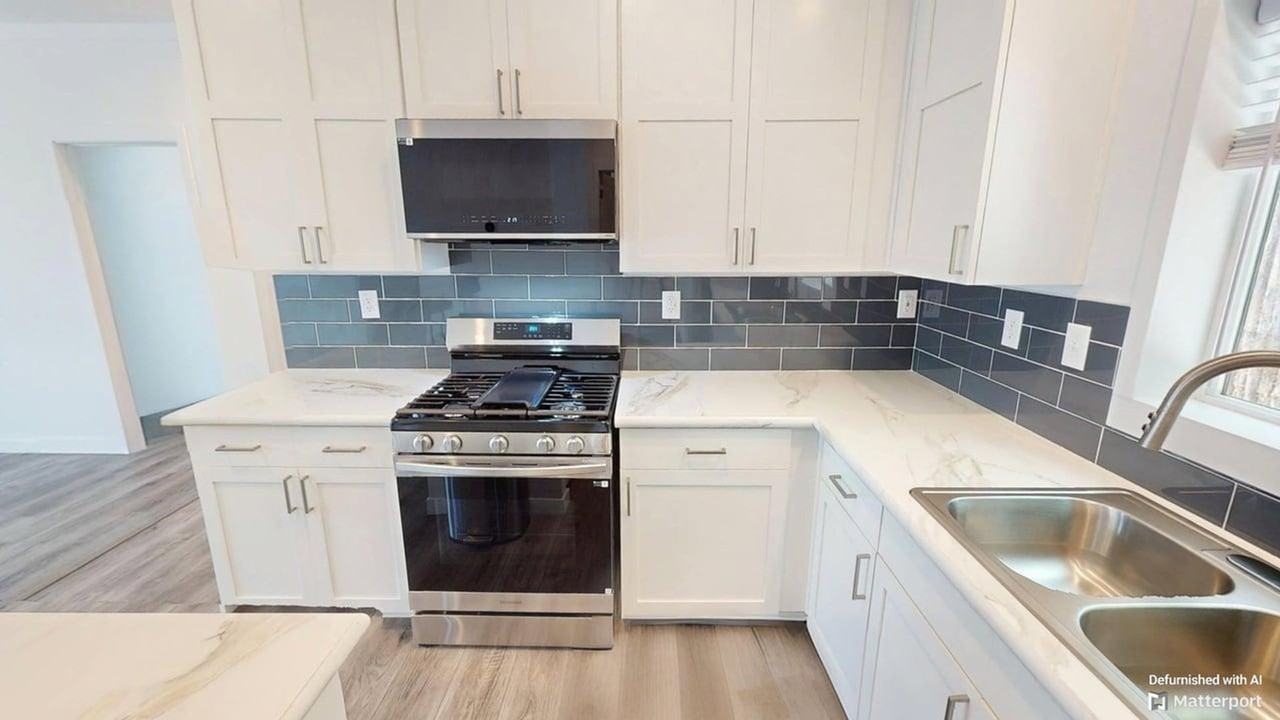 703 Columbia St - Photo 4 of 22