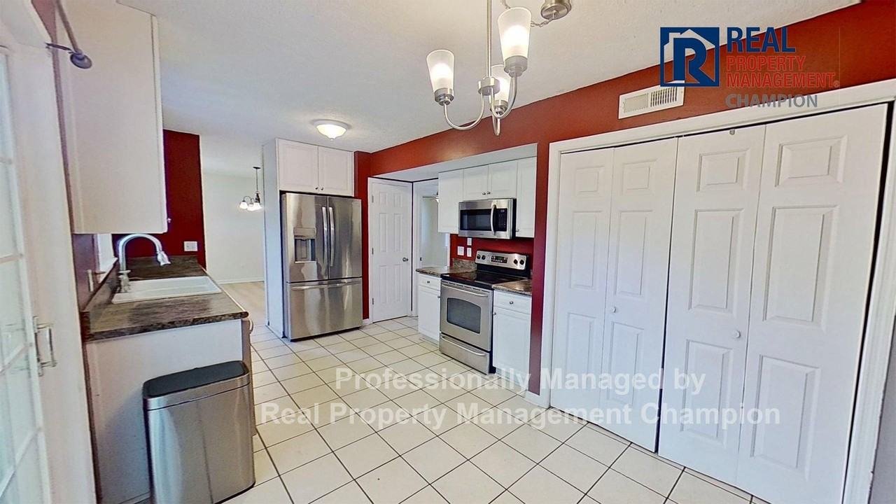 102 Doughton Dr - Photo 2 of 25