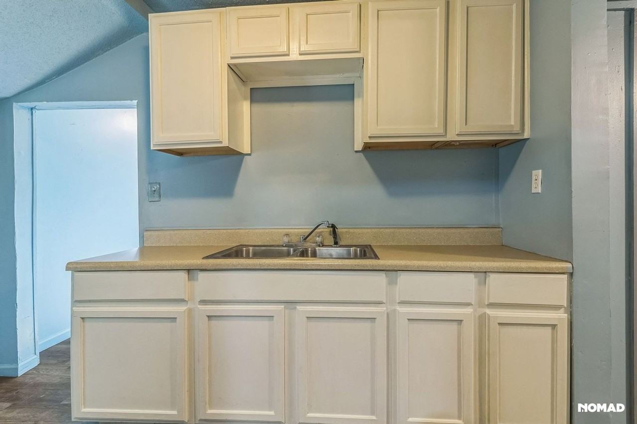 1012 Pine St - Photo 3 of 14