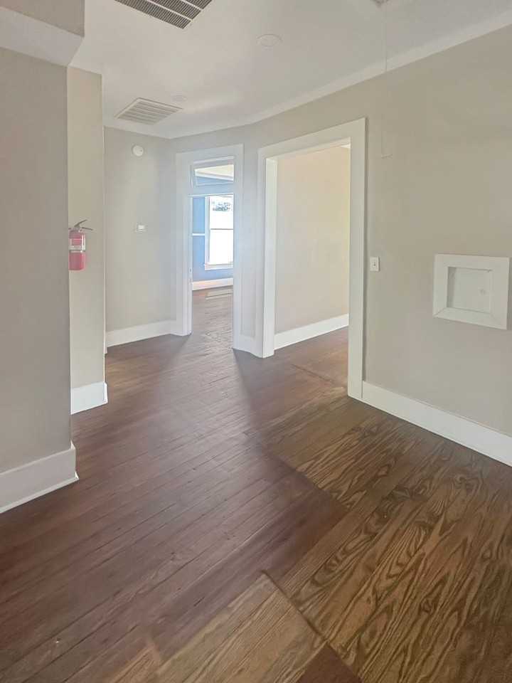 713 E Euclid Ave 2nd Fl - Photo 3 of 15