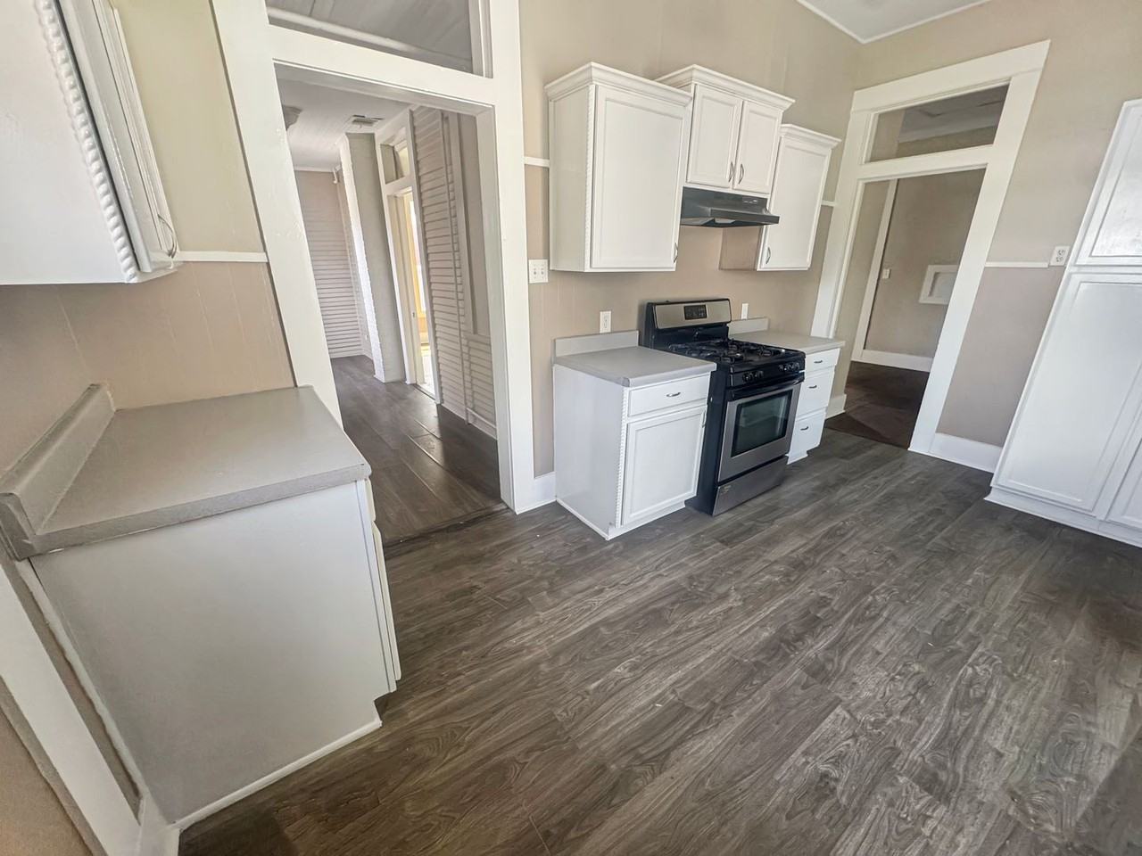 713 E Euclid Ave 2nd Fl - Photo 6 of 15