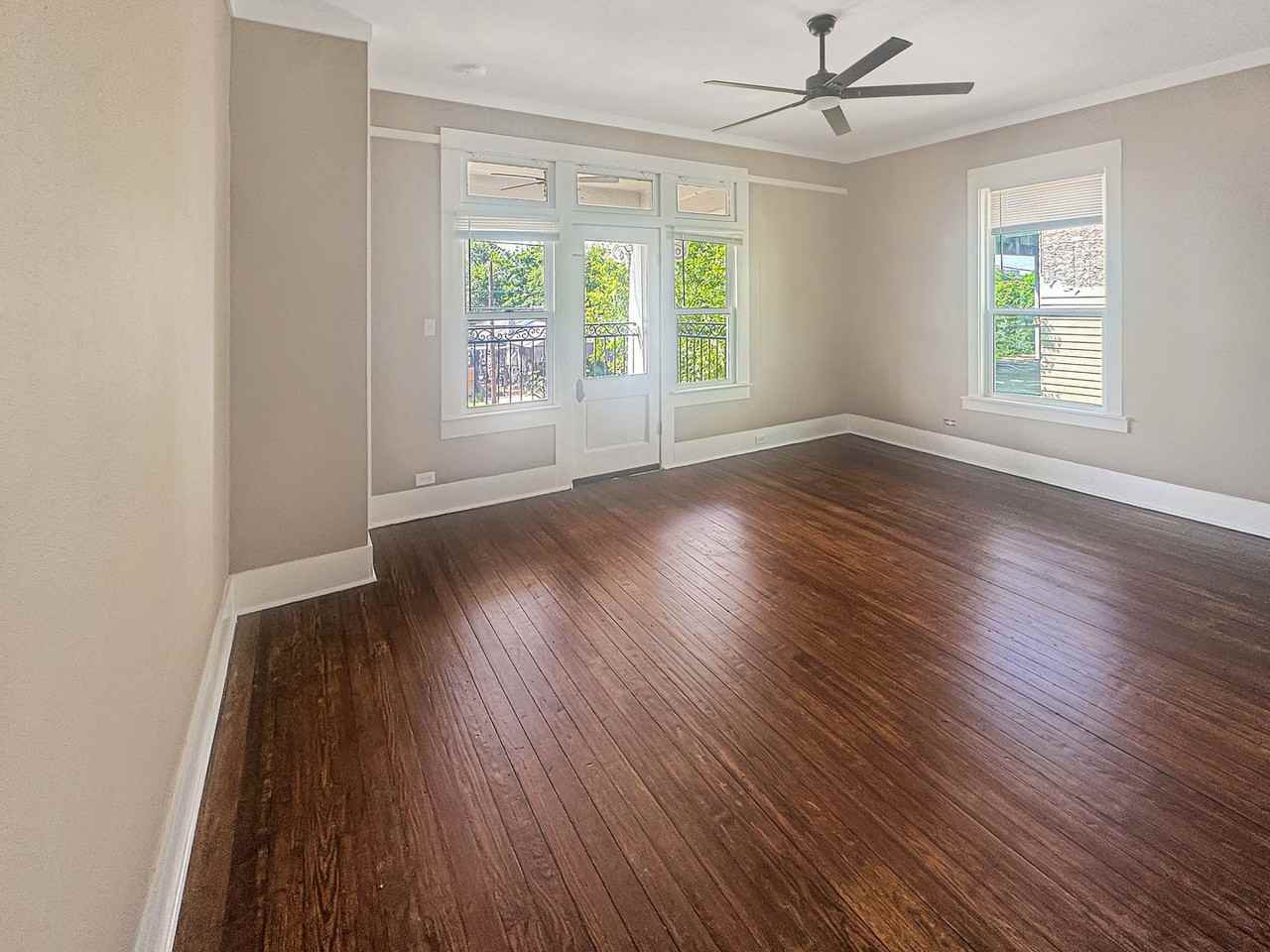 713 E Euclid Ave 2nd Fl - Photo 7 of 15