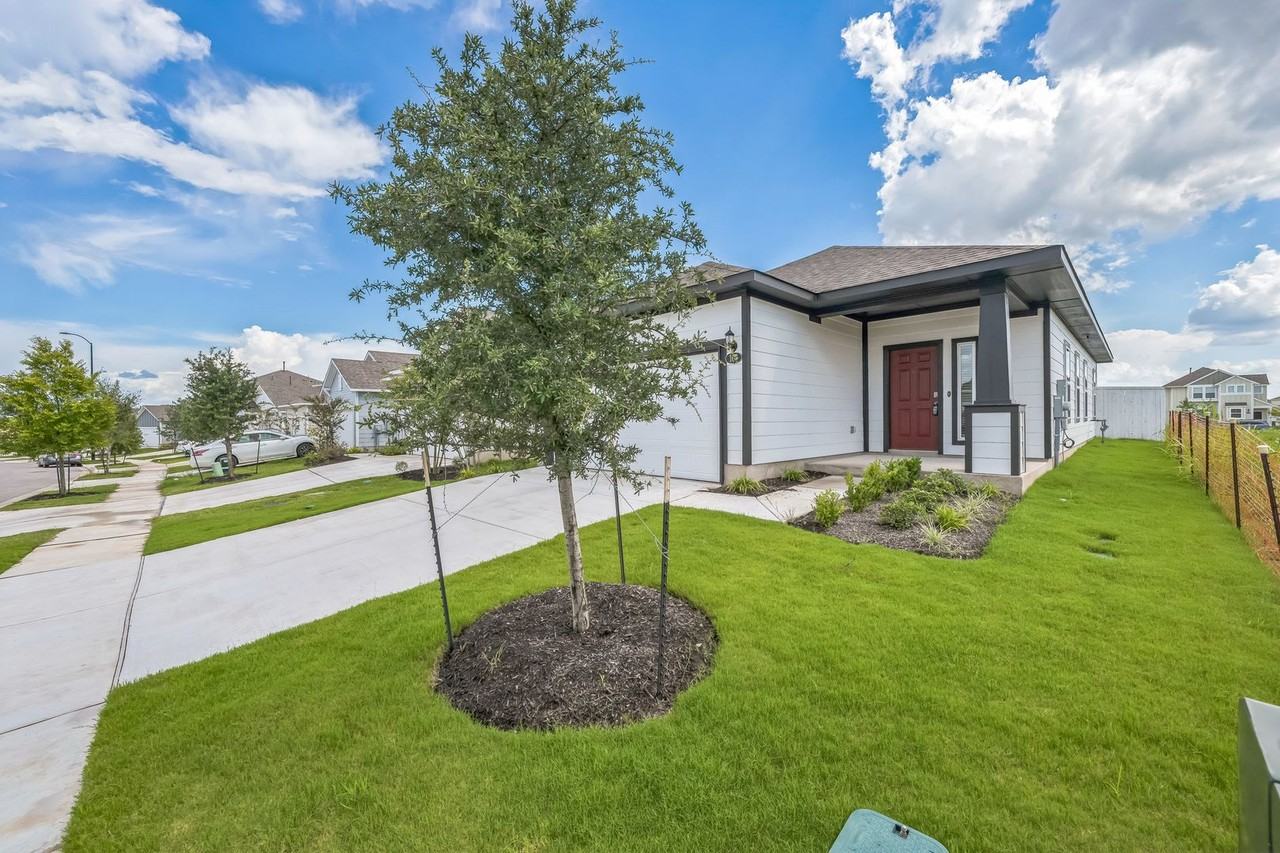 107 Honeybee Ln - Photo 2 of 15