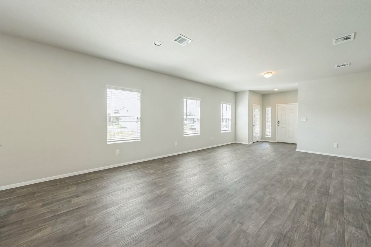 107 Honeybee Ln - Photo 5 of 15