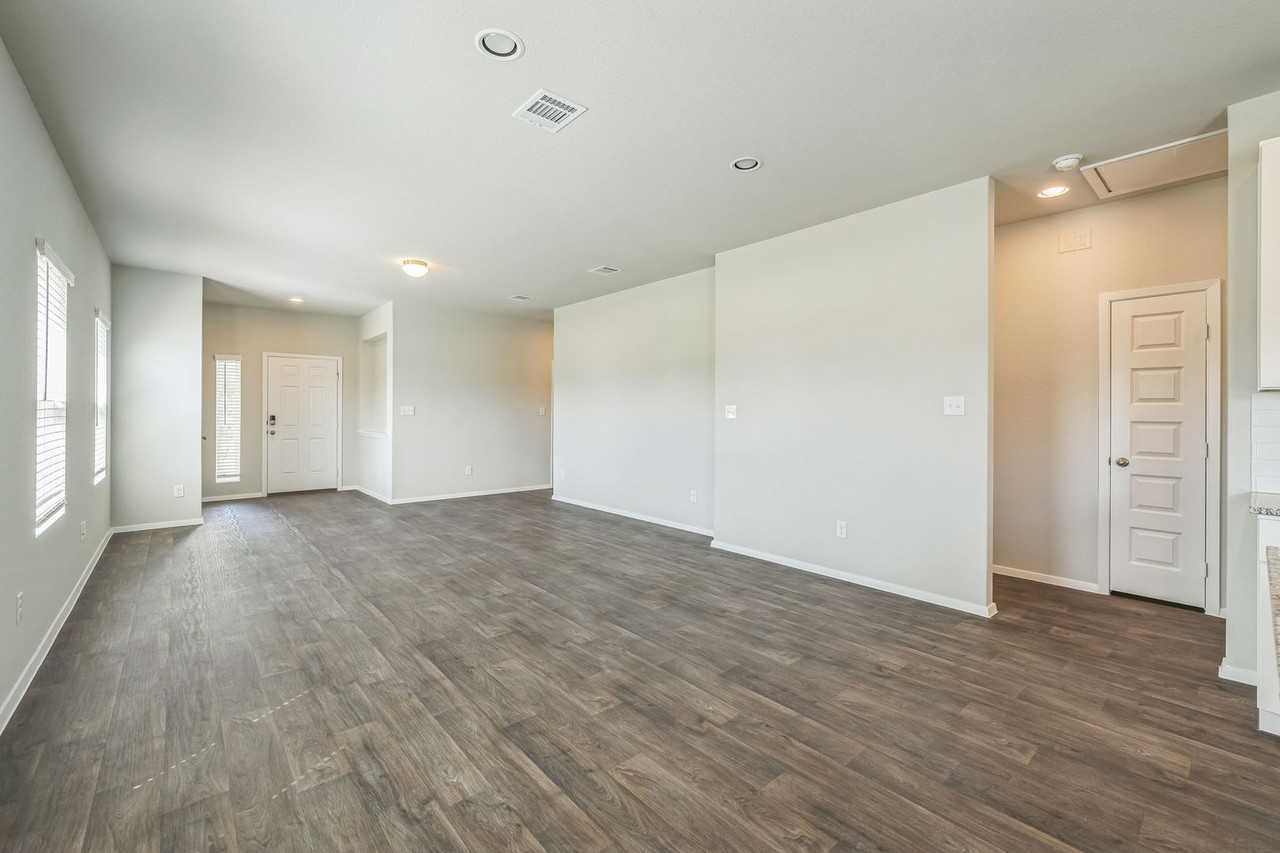 107 Honeybee Ln - Photo 6 of 15