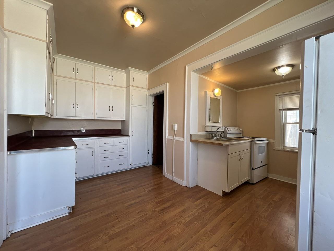 93 Kaufmann Ave - Photo 2 of 7