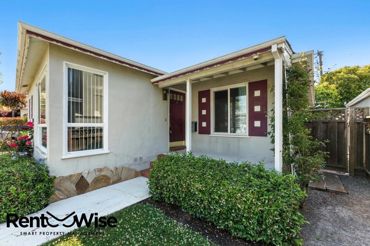 1121 Killarney Ln - Photo 2 of 46