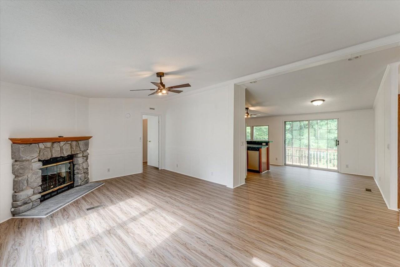 10708 Canyon Cir - Photo 2 of 30