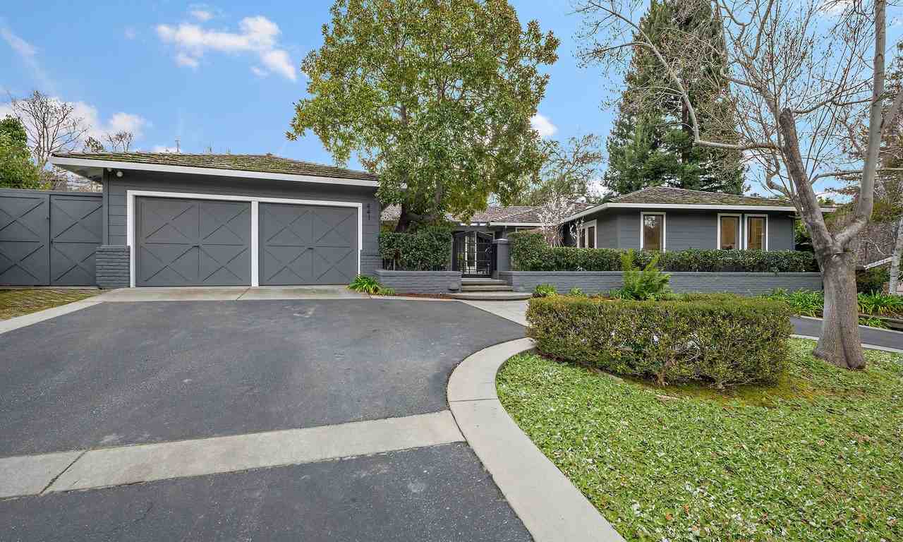 441 La Mesa Dr - Photo 2 of 37