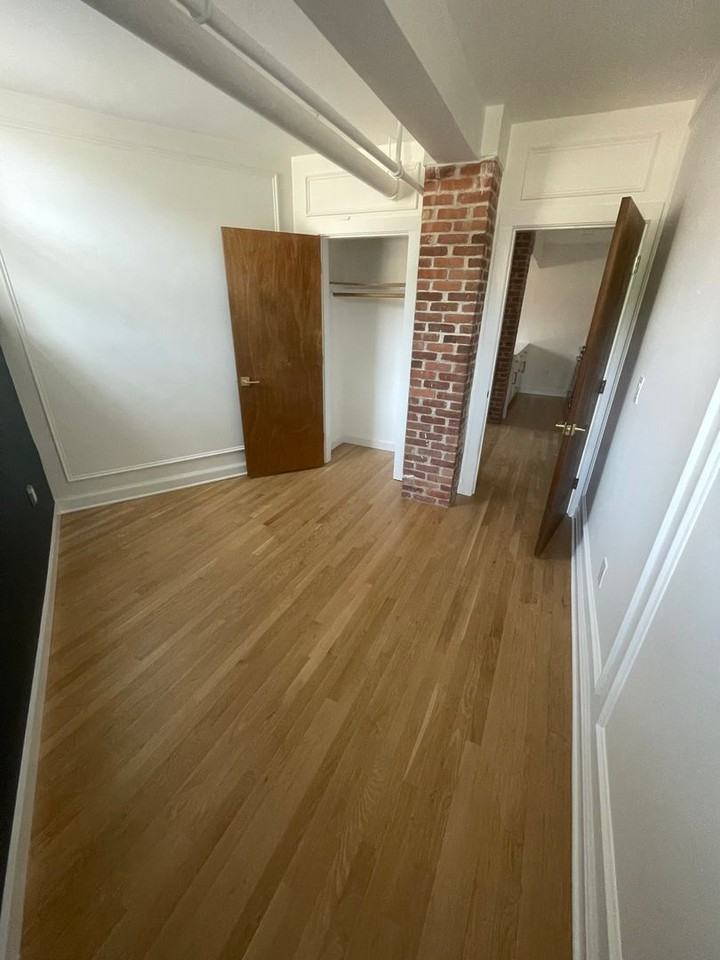 172 Winthrop Road - Photo 5 of 7