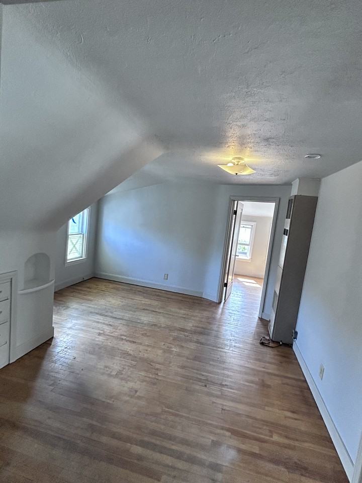 214 N 14th St - Photo 4 of 9