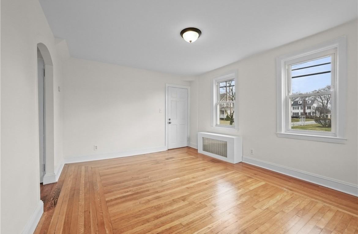 1032 Smithfield Ave #L - Photo 3 of 13