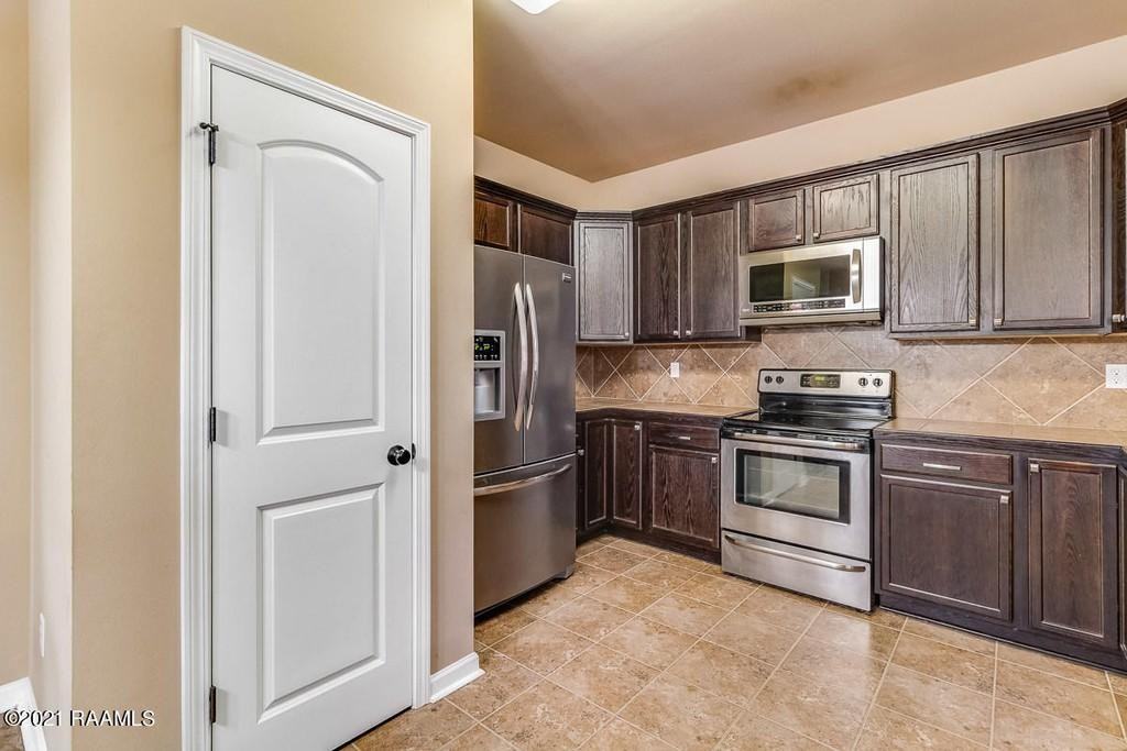 107 Sabine Dr #NA - Photo 3 of 14