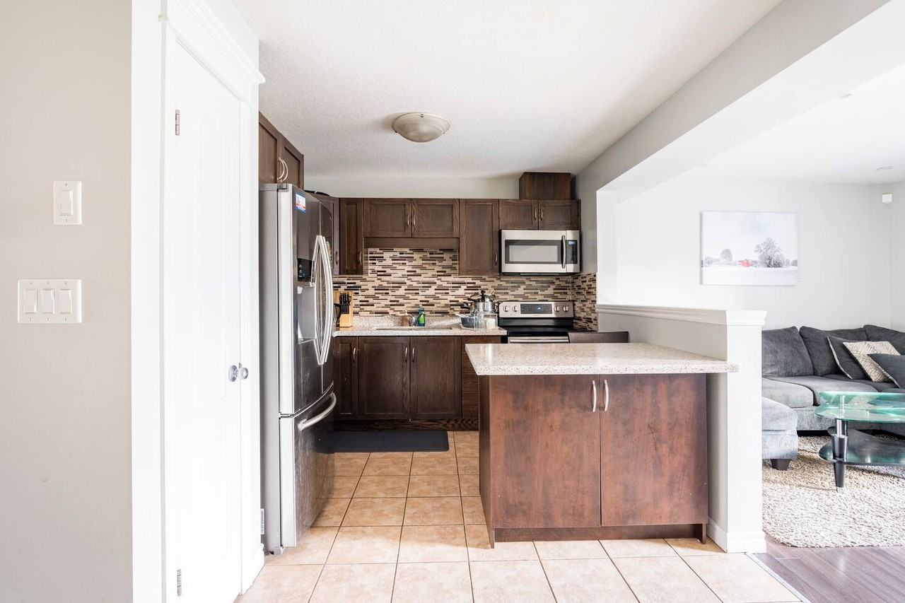 76 Curzon Crescent - Photo 3 of 41